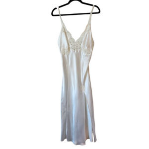 Nwt vintage Y2K Victoria's Secret Sexy Lace & Beaded Slip Maxi Dress white, med